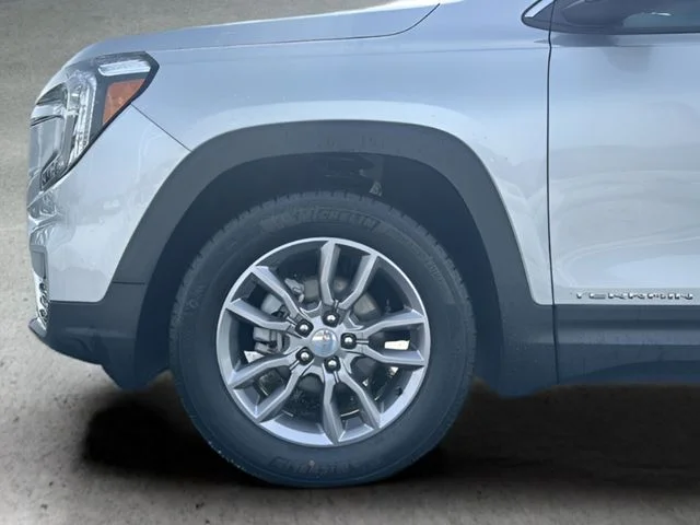 Used 2022 Silver GMC SLT image 20