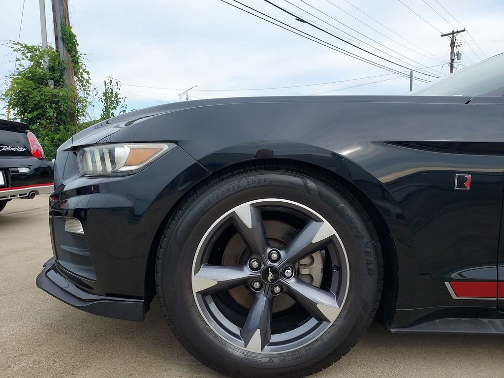 Used 2015 Black Ford V6 image 16