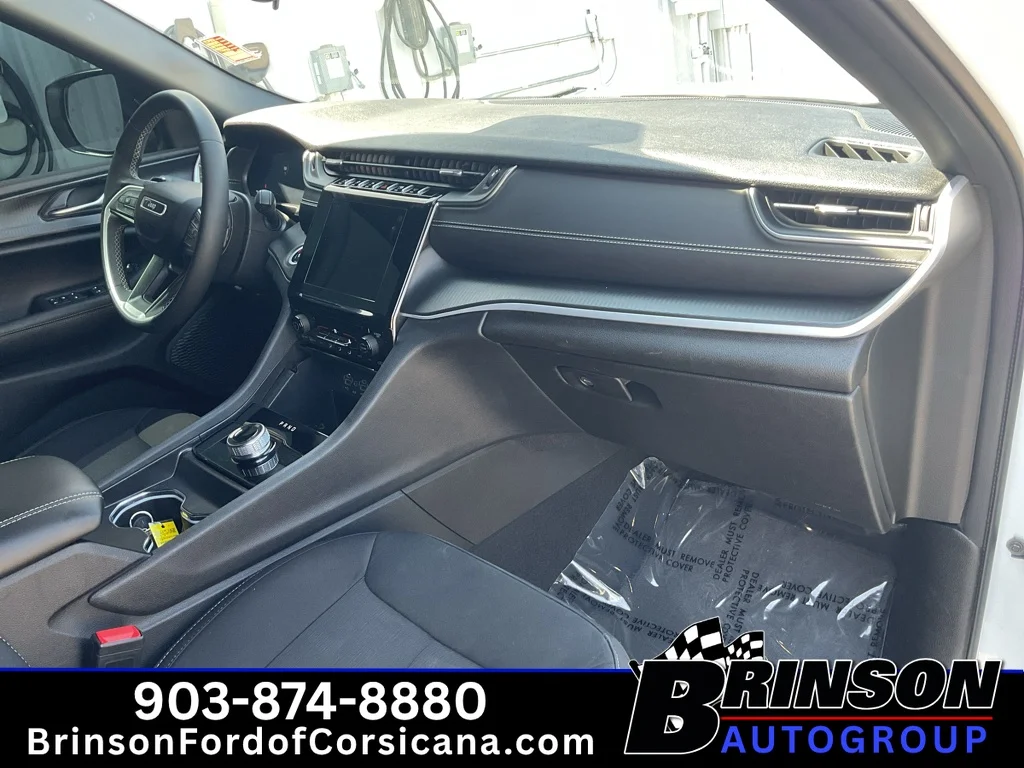 Used 2024 Bright White Clearcoat Jeep Laredo image 25