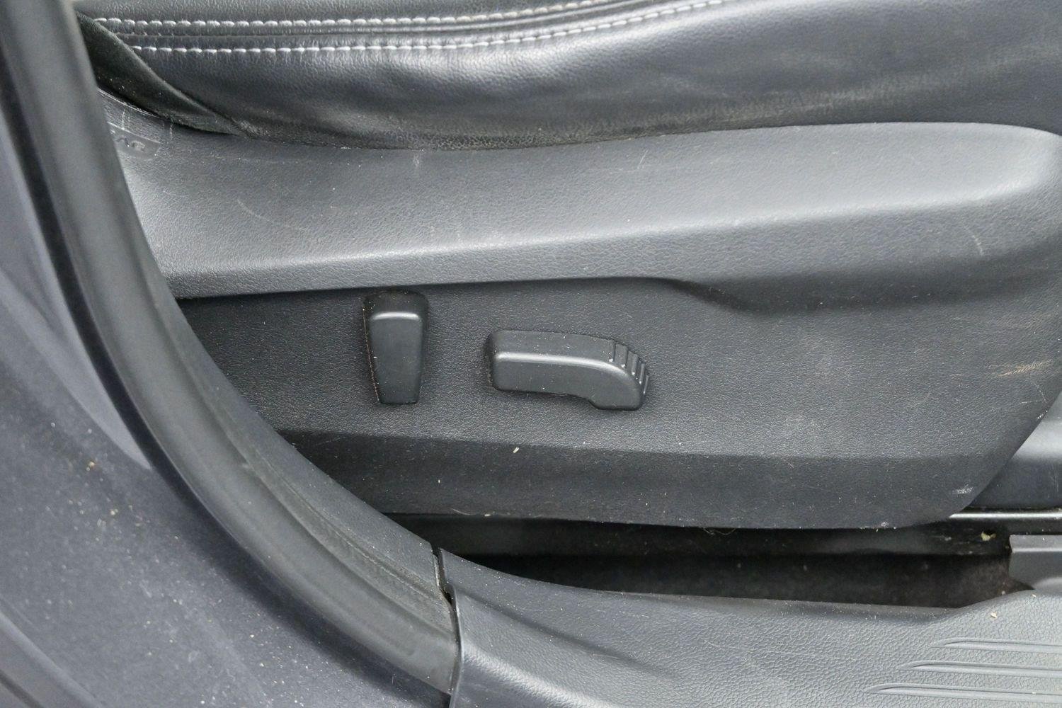 Used 2020 Magnetite Gray Metallic Subaru Limited image 32