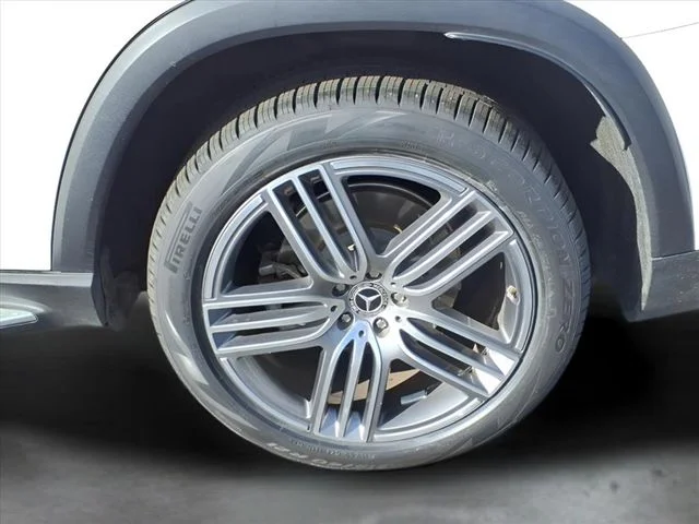 Used 2022 White Mercedes-Benz GLS 450 image 29