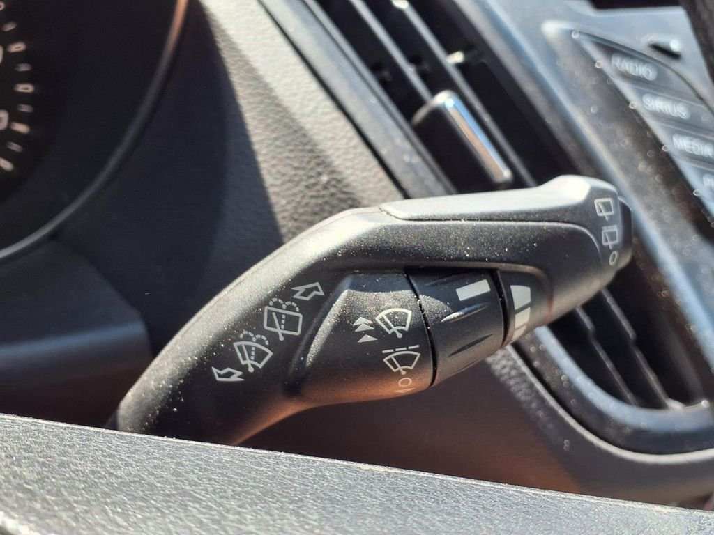 Used 2014 Blue Ford SE image 15