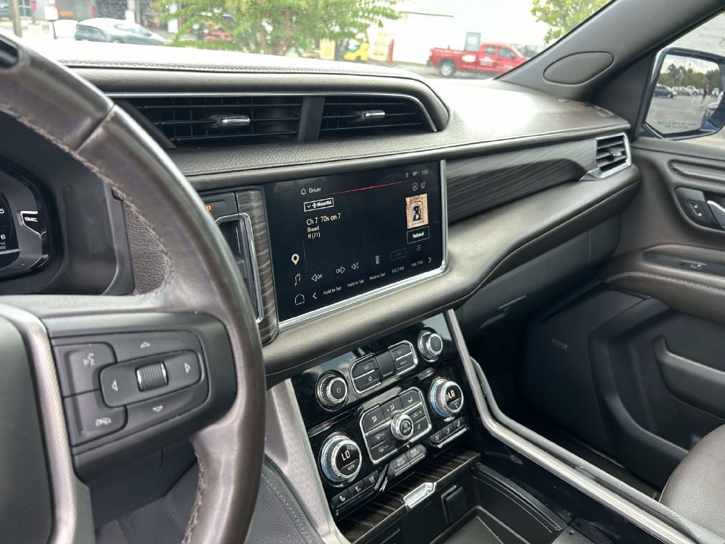 Used 2023 White GMC Denali image 21