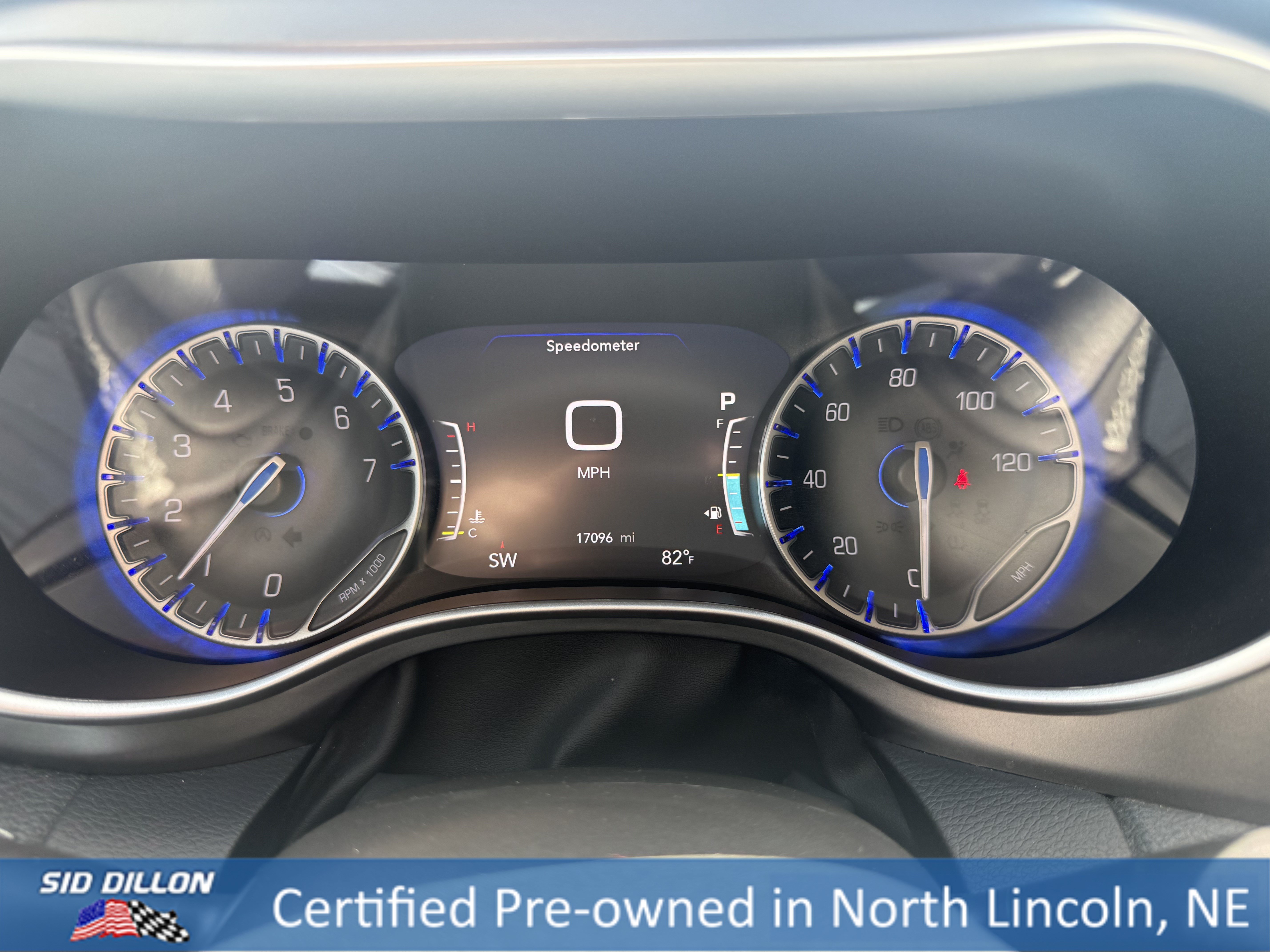 Used 2023 Silver Mist Clearcoat Chrysler Touring L image 9
