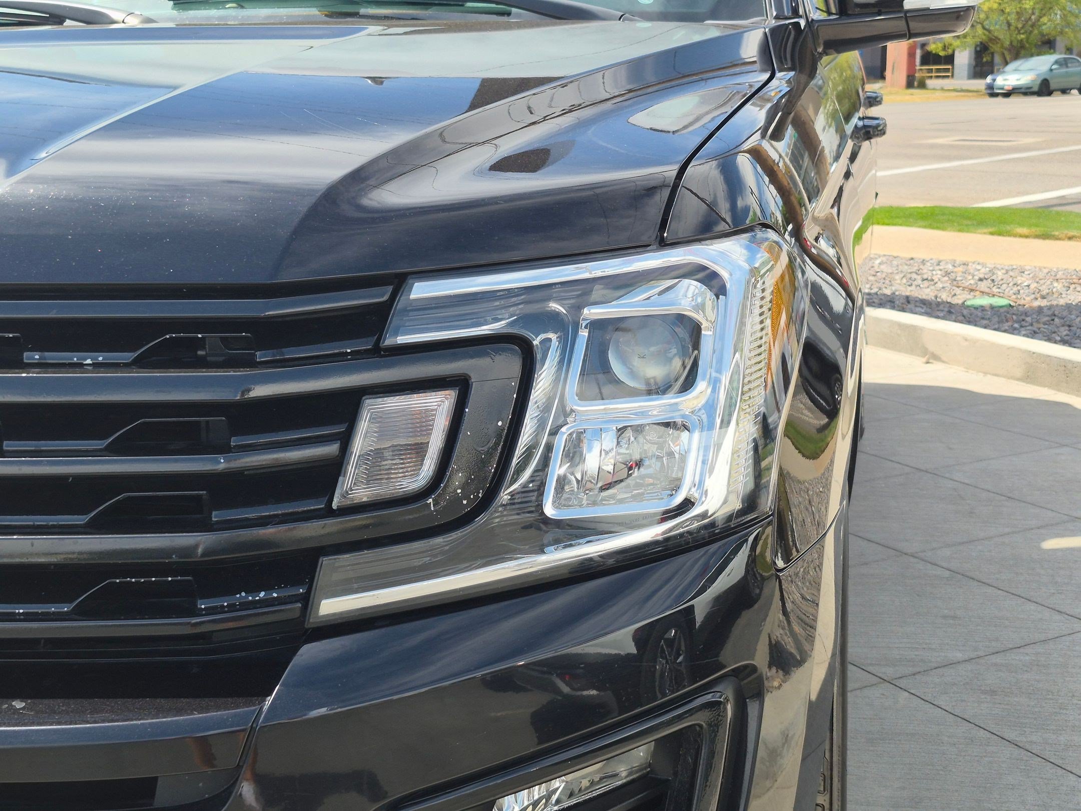 Used 2019 White Ford Limited image 10