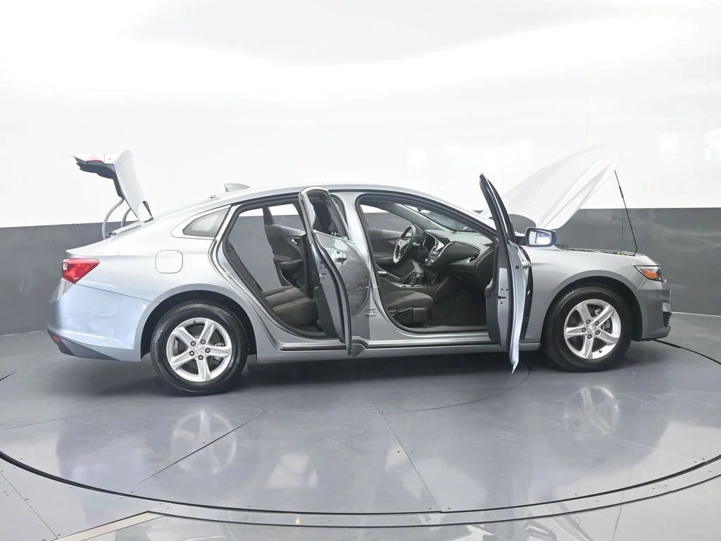 Used 2024 Sterling Gray Metallic Chevrolet LT image 71