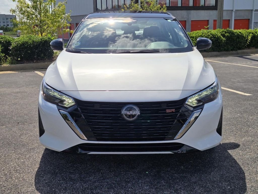 Used 2025 White Nissan SR image 3
