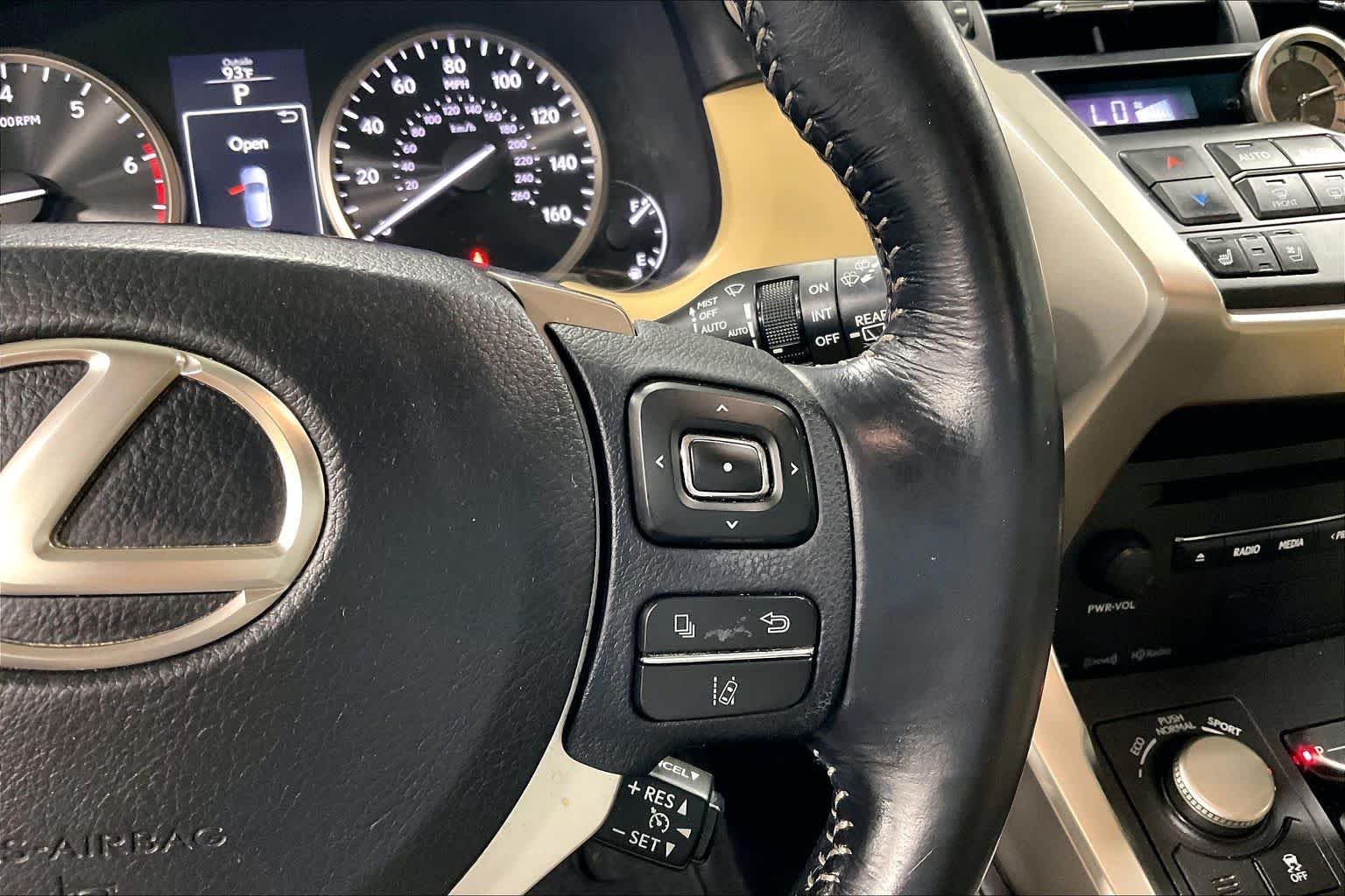 Used 2015 Atomic Silver Lexus  image 24