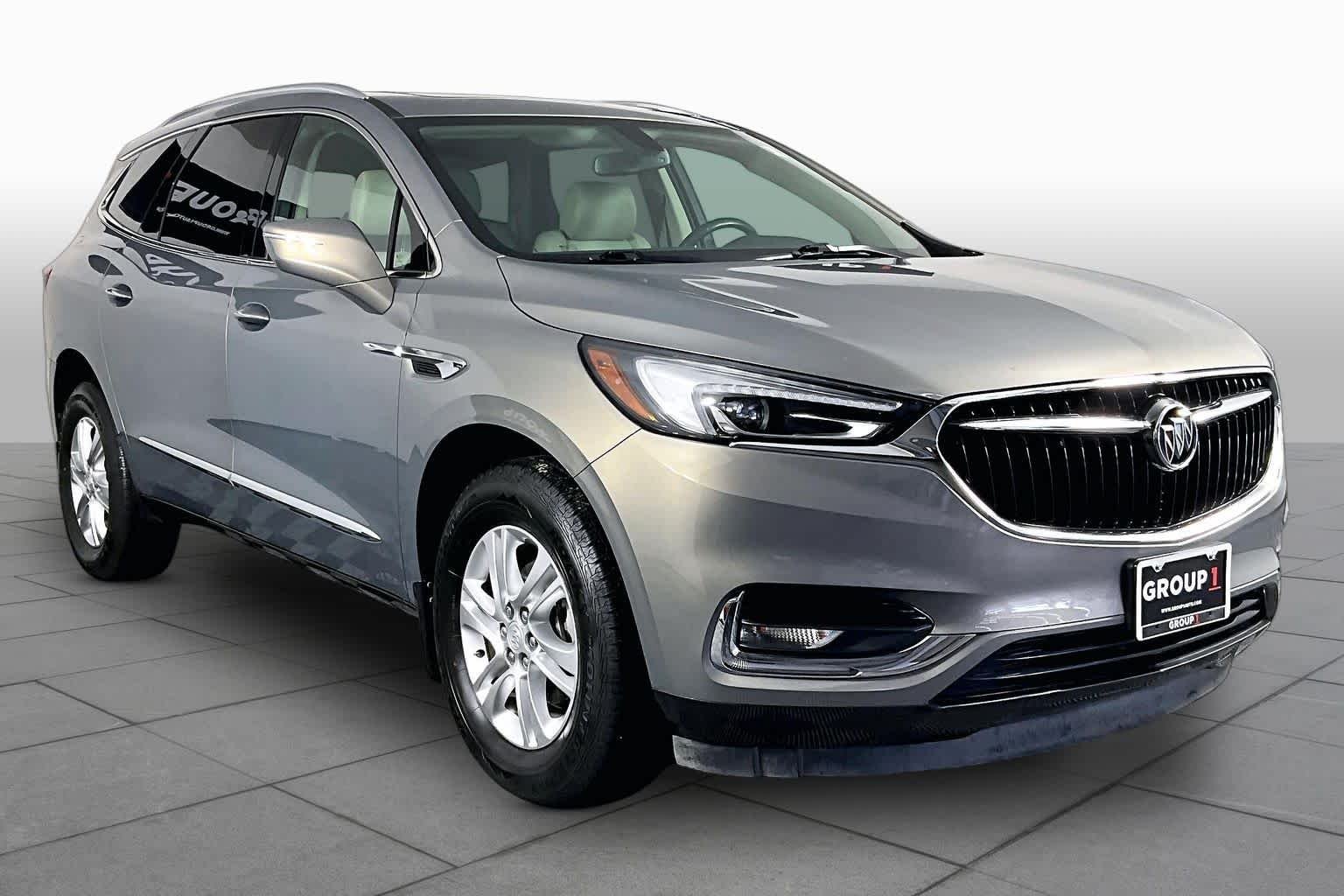 Used 2018 Includes Spectra Gray lower exterior accent color. Buick Essence image 3