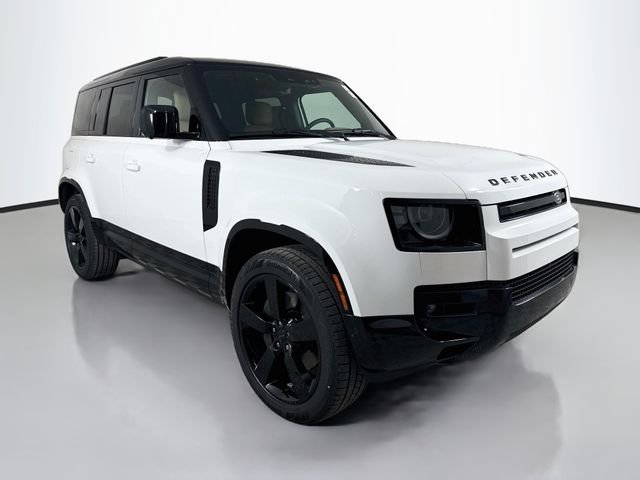 New 2026 Fuji White Land Rover X-Dynamic SE image 3