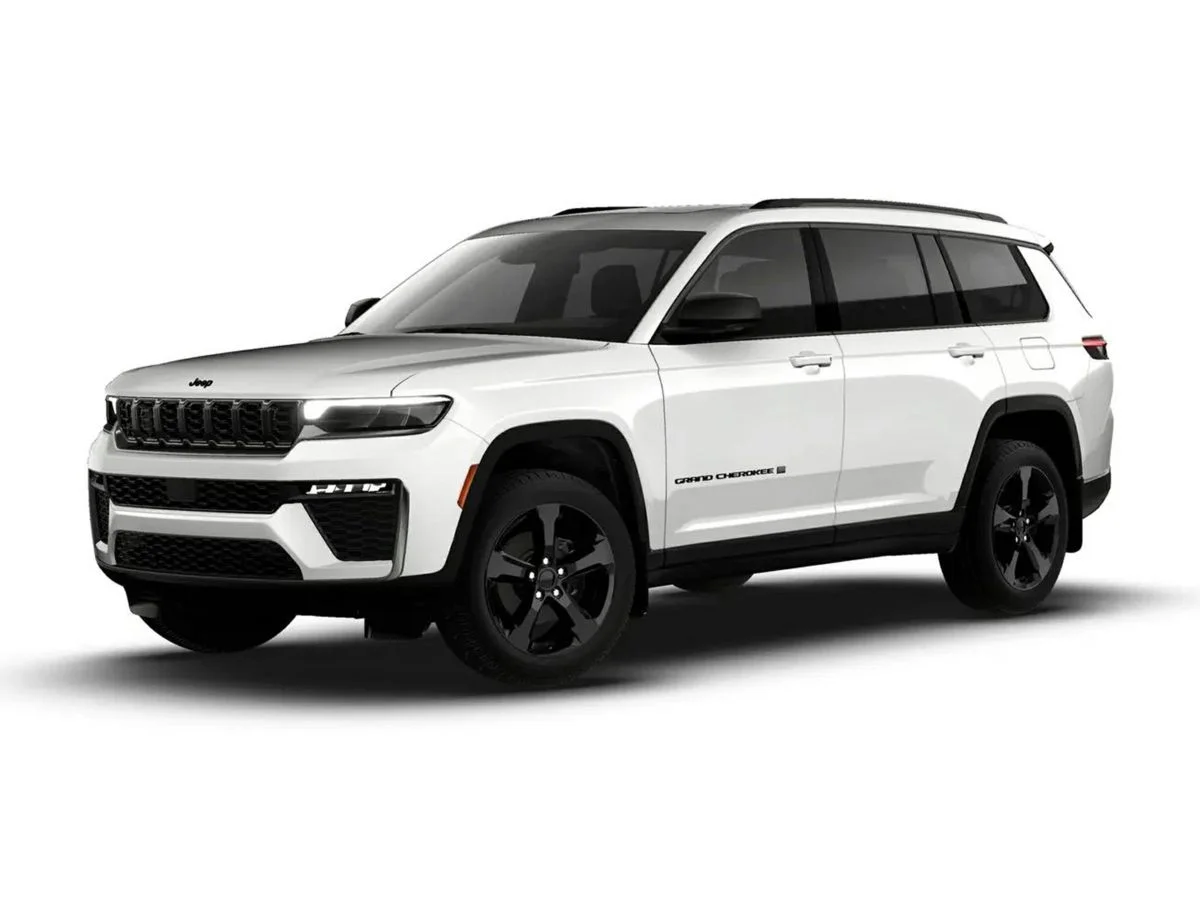New 2026 Diamond Black Crystal Pearl-Coat Exterior Paint Jeep Laredo image 15