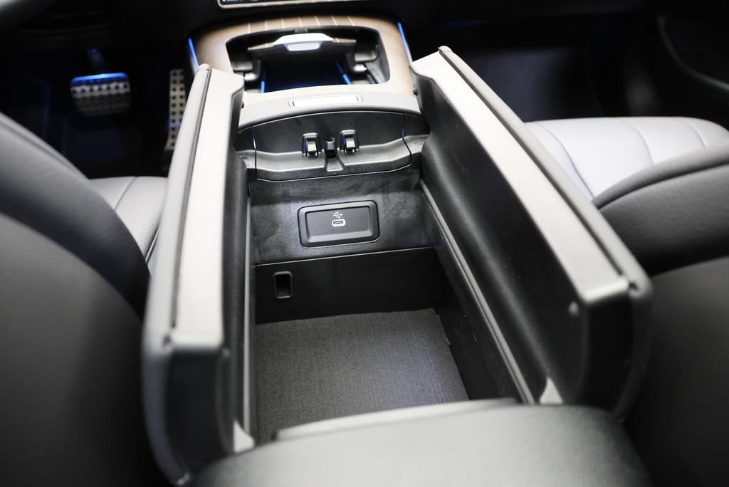 New 2027 Polar White Mercedes-Benz E 450 image 29