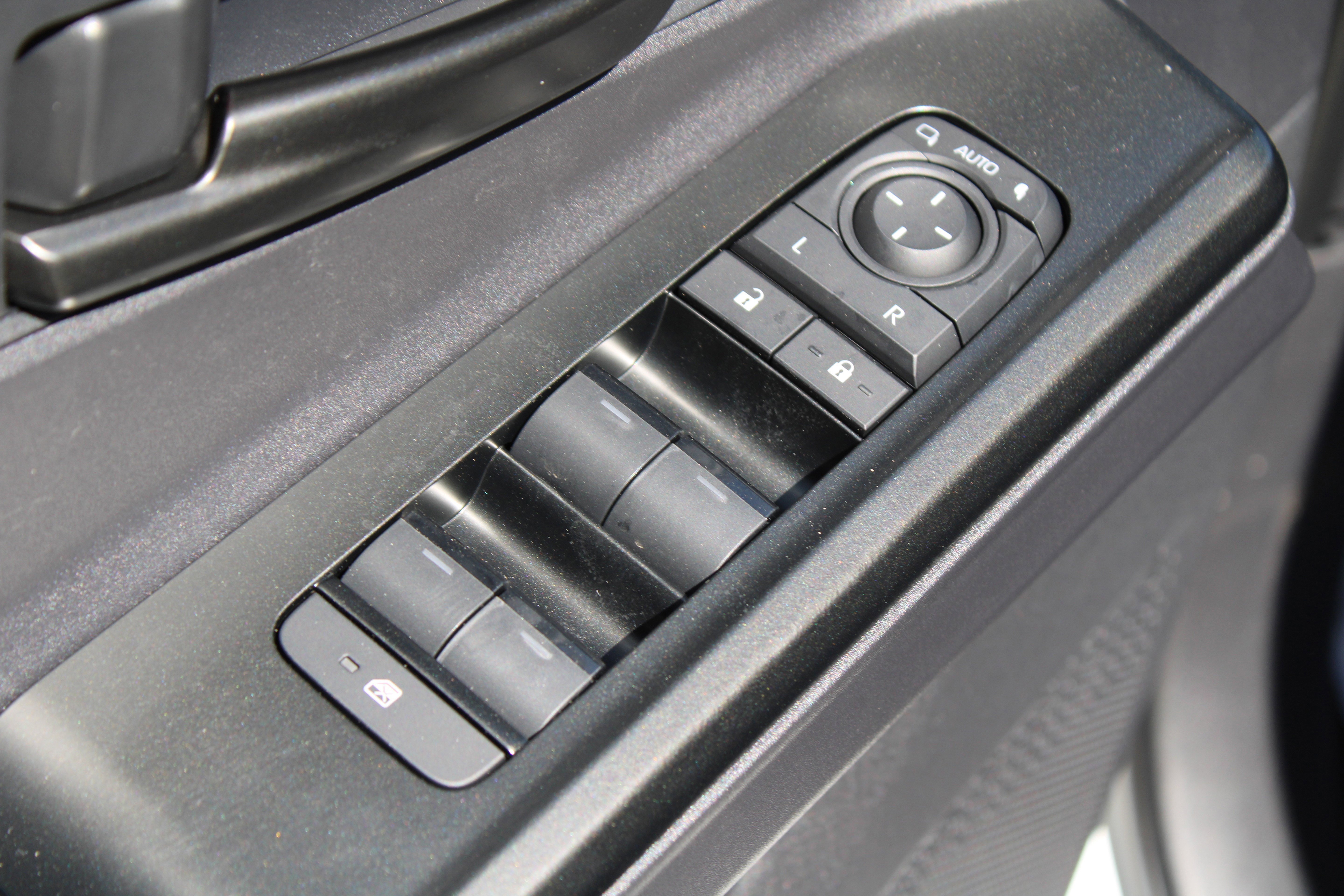 2026 Toyota bZ XLE - Photo 15