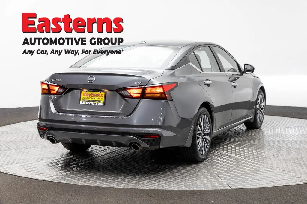 Used 2023 Gray Nissan 2.5 SV image 5