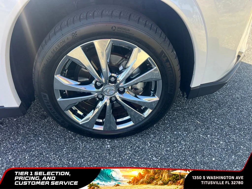 Used 2025 White Lexus 300h Premium image 4
