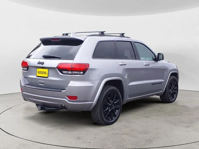 Used 2018 Billet Silver Metallic Jeep Altitude image 5
