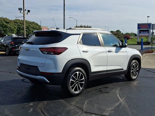 New 2026 White Chevrolet LT image 6