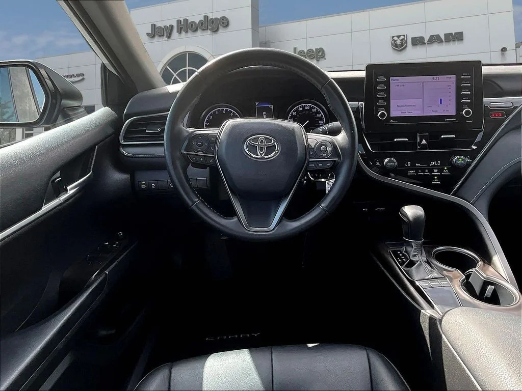 Used 2022 White Toyota SE Nightshade image 10