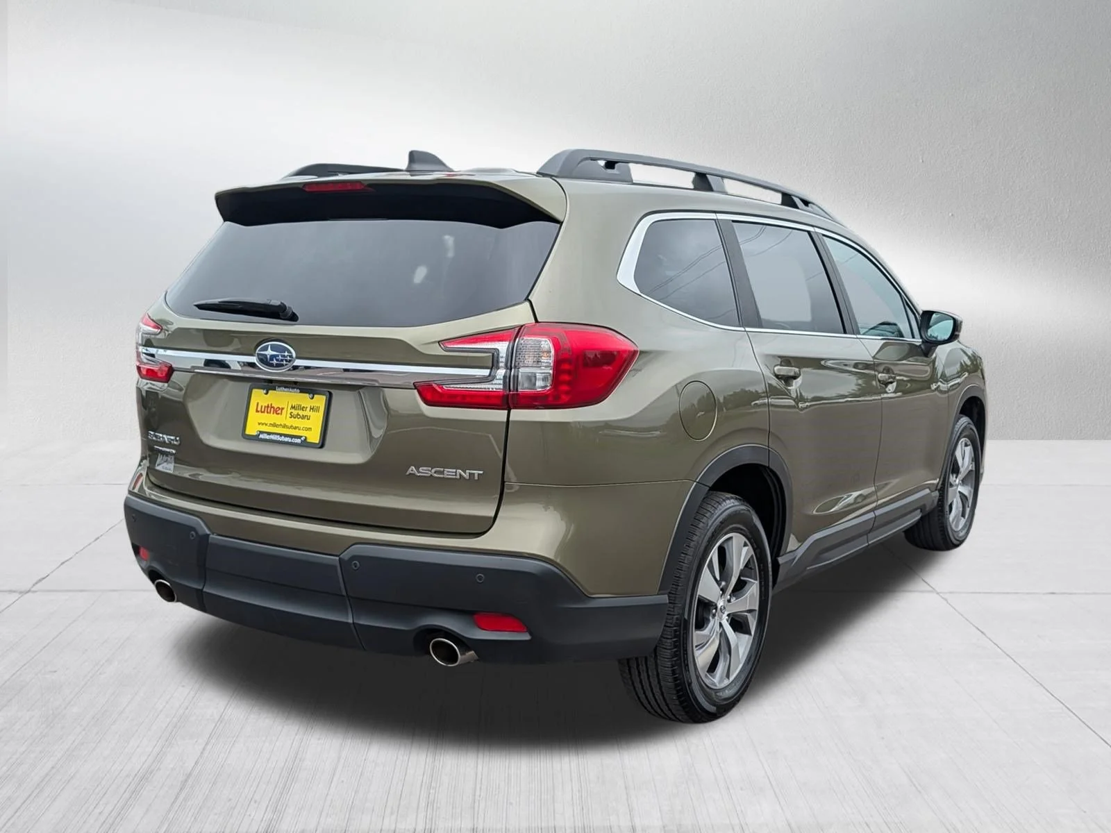 Used 2025 Autumn Green Metallic Subaru Premium image 7