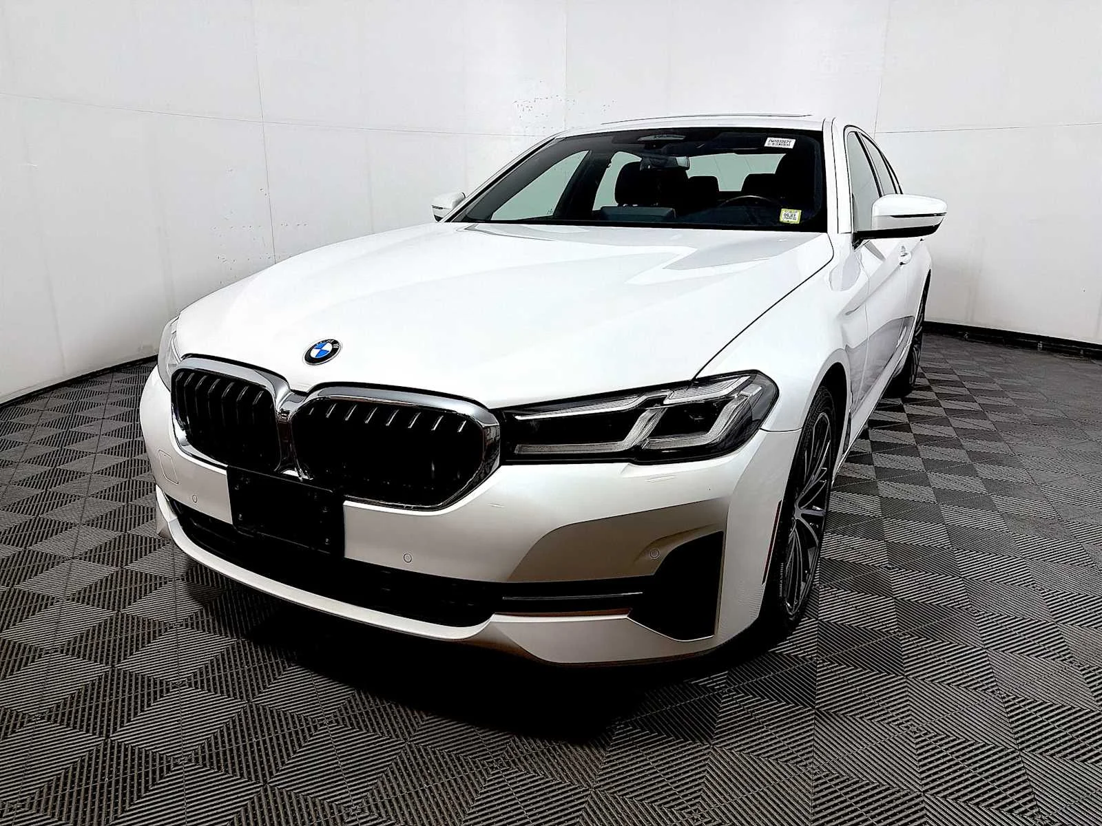 2023 BMW 5 Series 540i - Photo 3