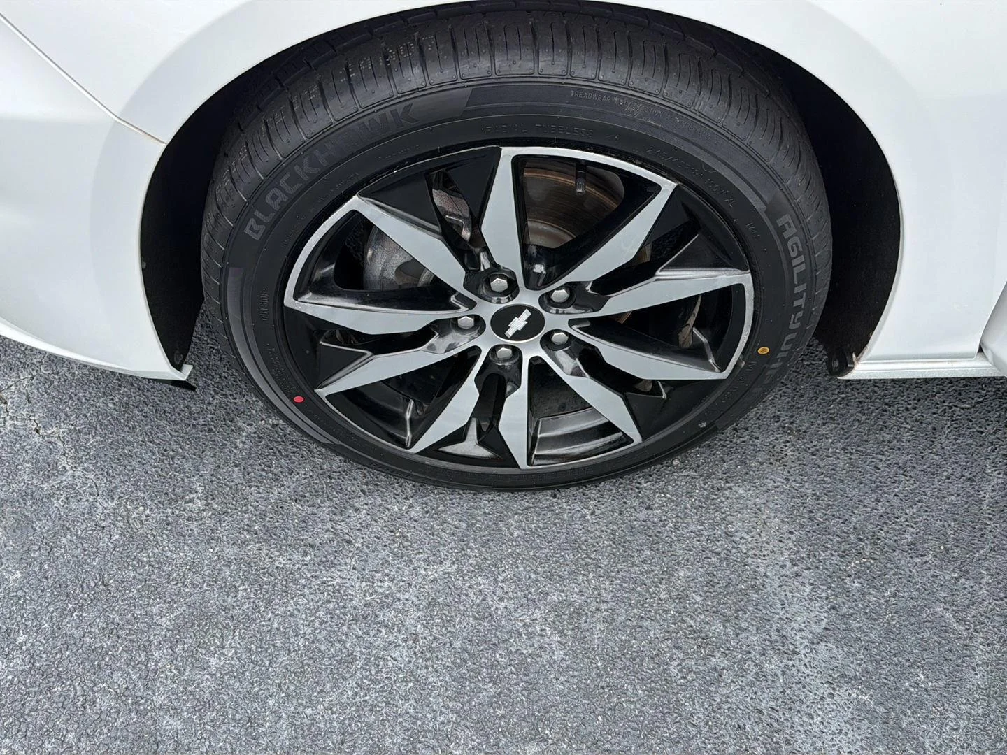 Used 2018 Summit White Chevrolet LT image 33