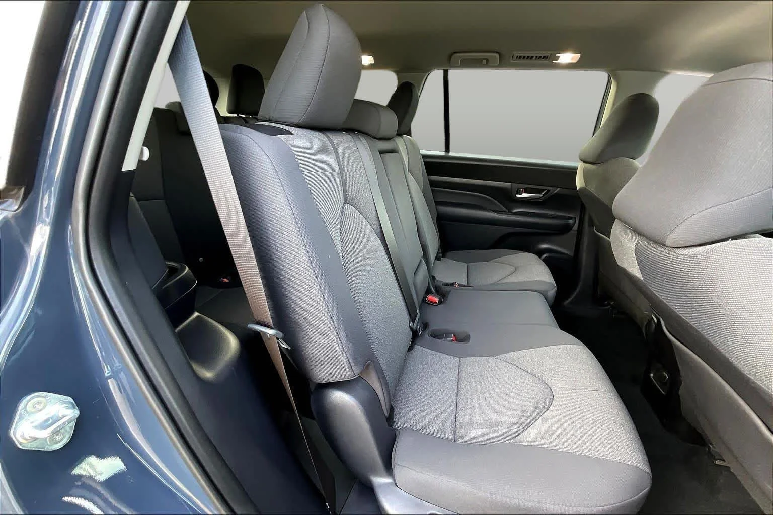 Used 2025 Storm Cloud Toyota Hybrid LE image 19