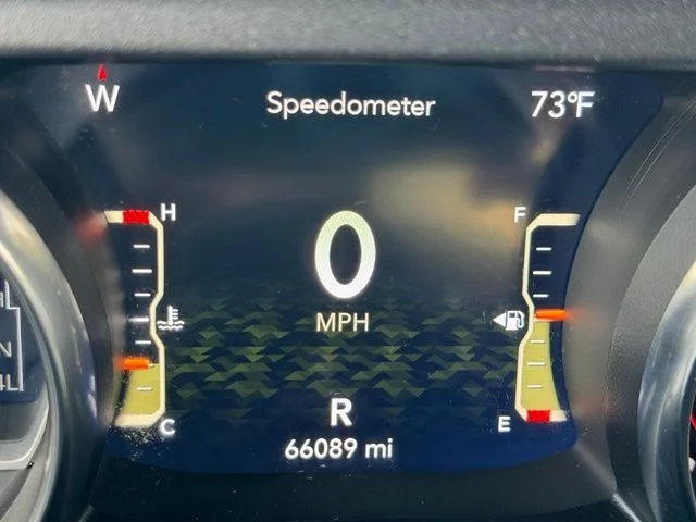 Used 2021 Green Jeep Mojave image 2