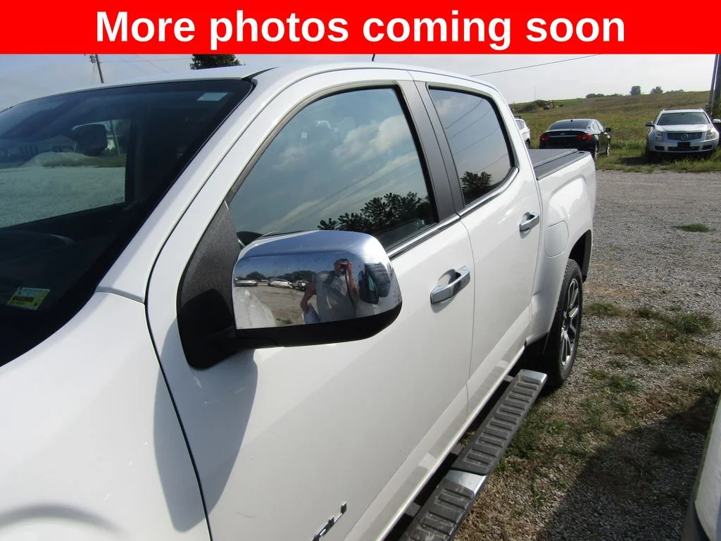 Used 2019 White GMC Denali image 2
