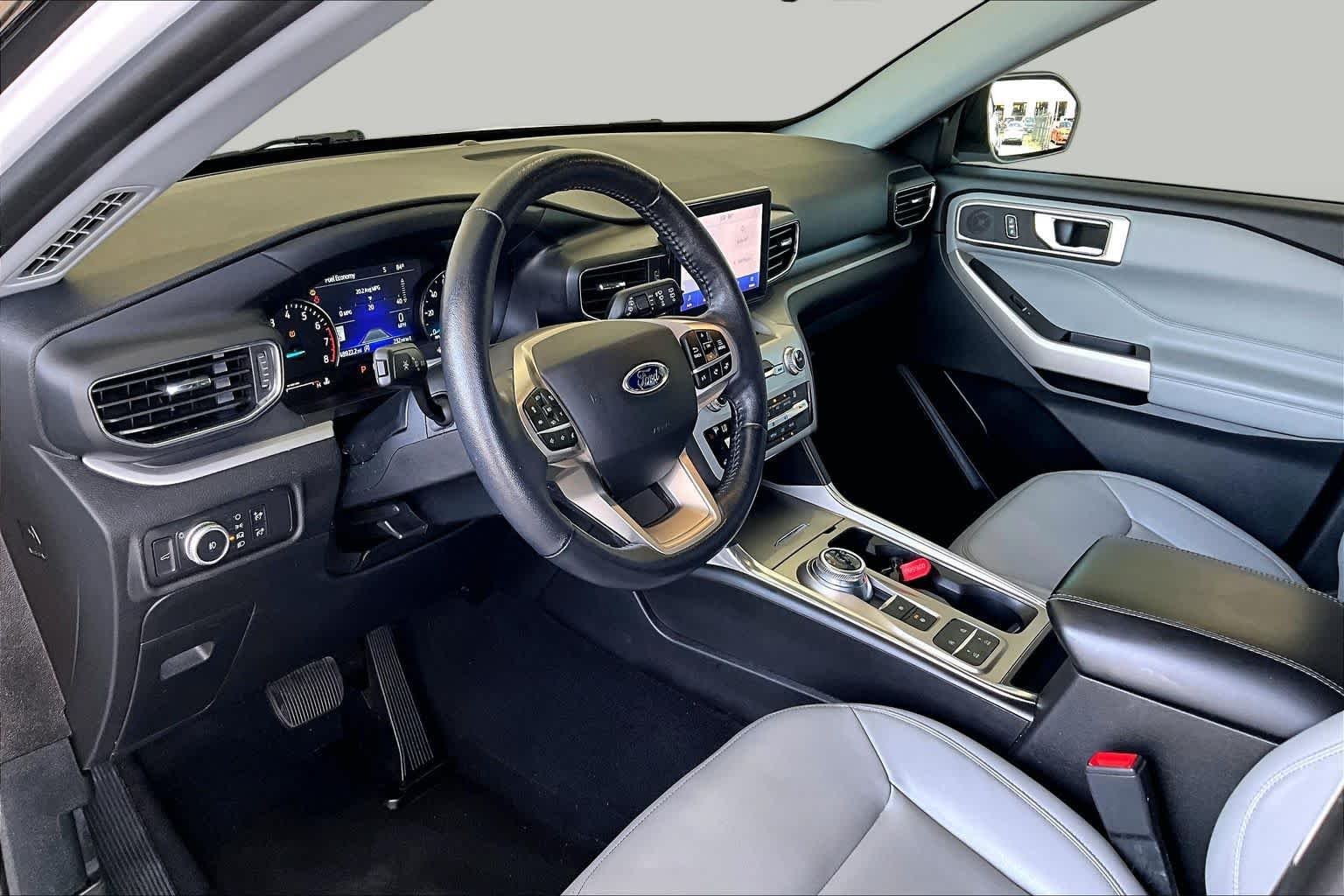 Used 2021 Oxford White Ford XLT image 17