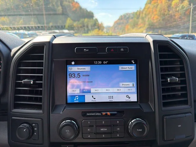 Used 2018 Blue Ford XL image 34