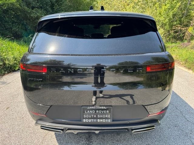 Used 2025 Santorini Black Metallic Land Rover SE image 6