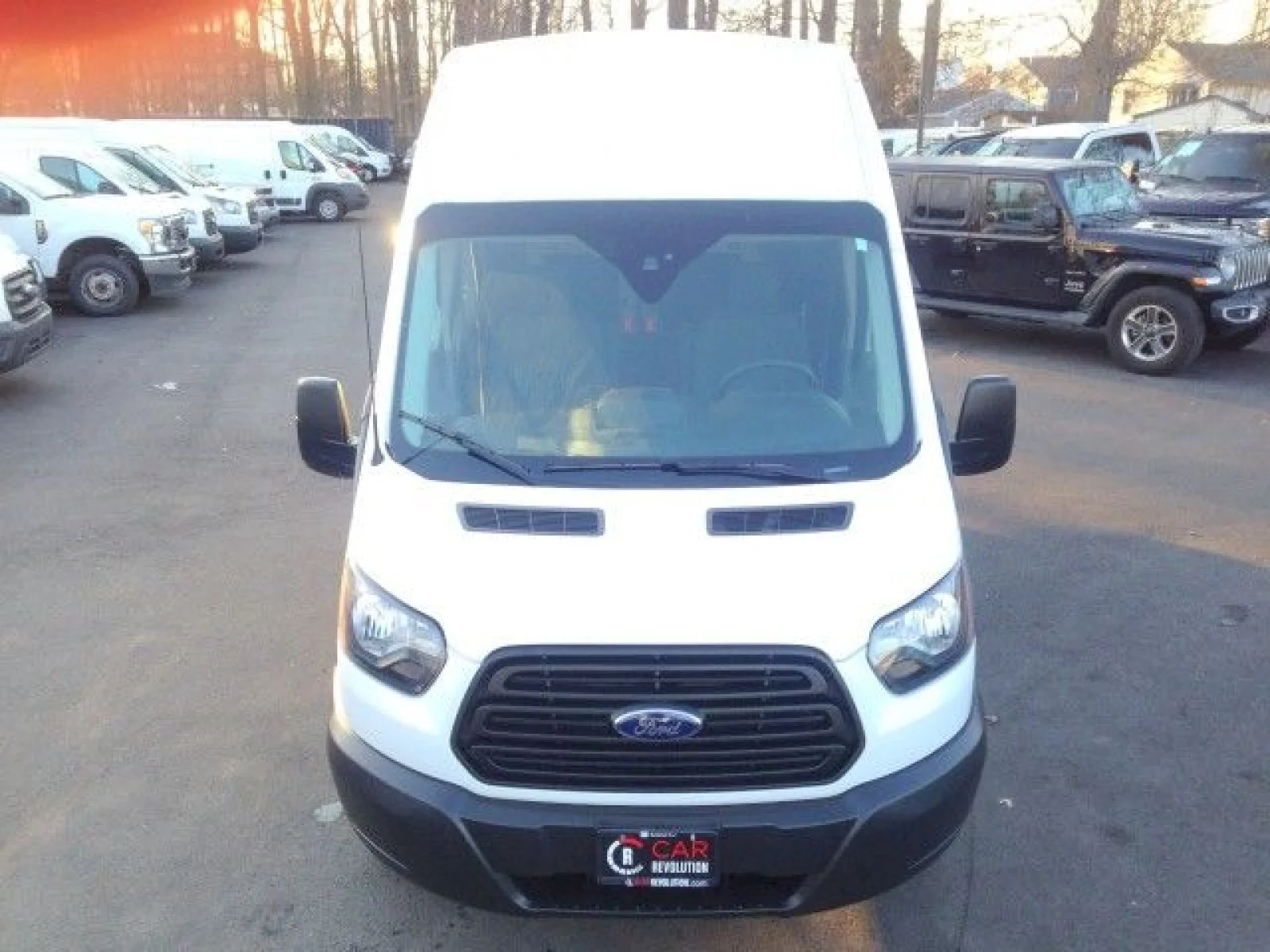 Used 2019 Oxford White Ford w/ rearCam image 2