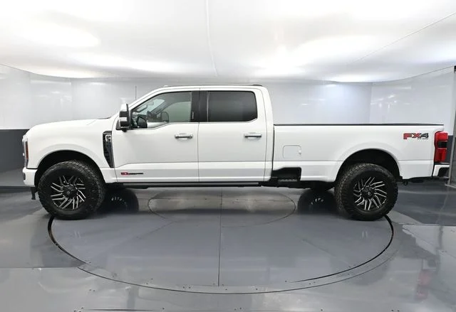2024 Ford F-350 Super Duty Platinum - Photo 10