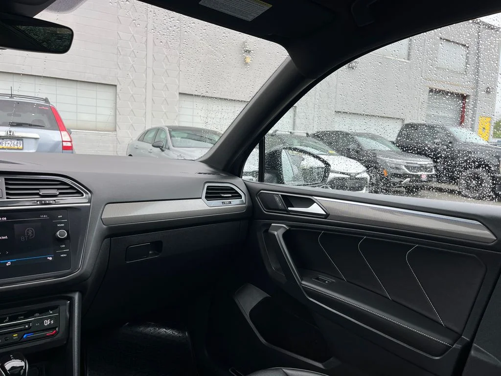 Used 2024 Black Volkswagen 2.0T SE R-Line Black image 24