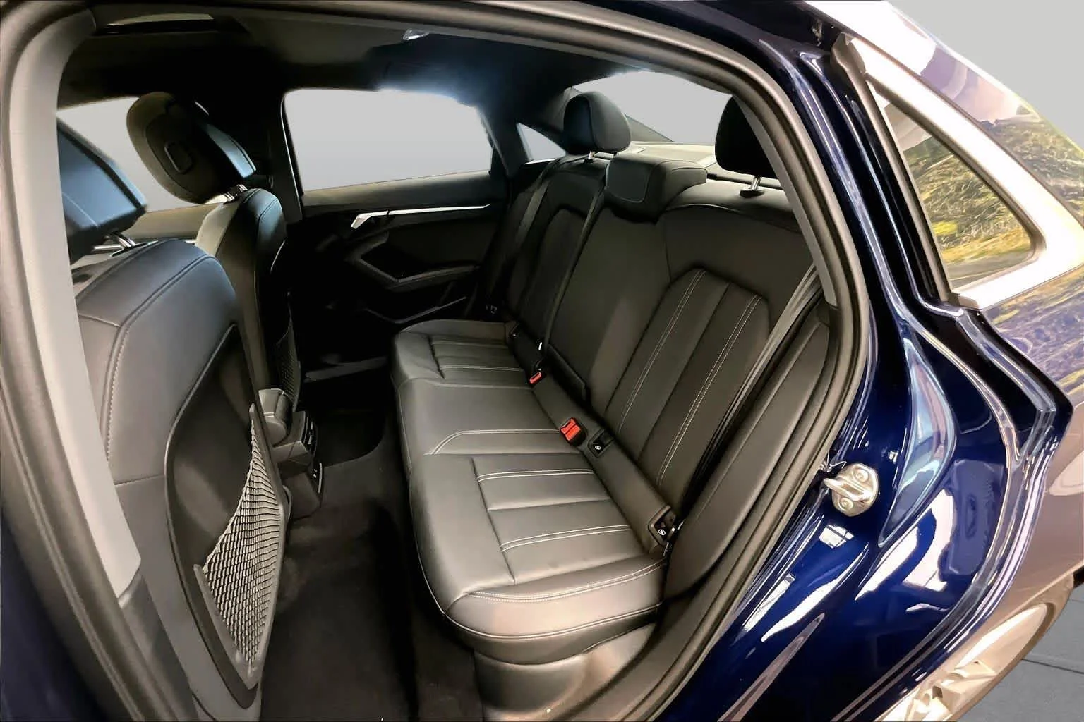 Used 2023 Navarra Blue Metallic Audi Premium image 40