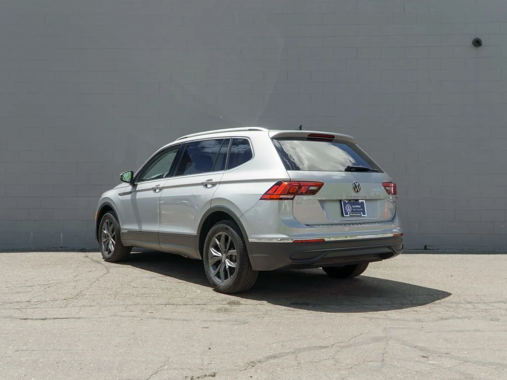 Used 2023 Silver Metallic Volkswagen 2.0T SE image 3