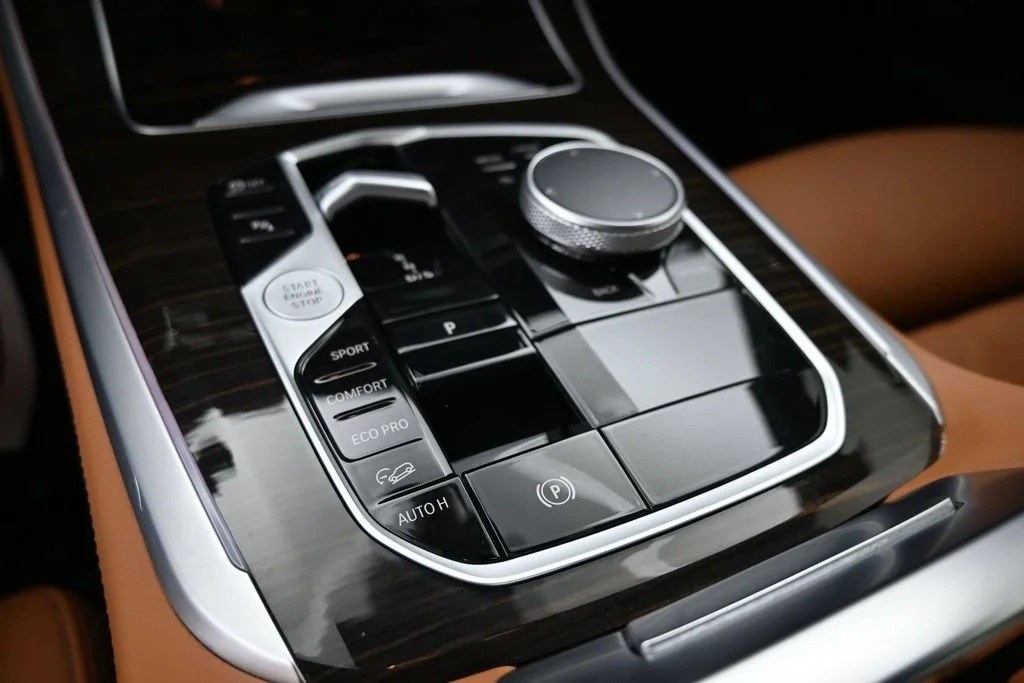 Used 2025 Black BMW xDrive40i image 13