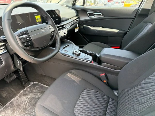 New 2027 Snow White Pearl Kia S image 18