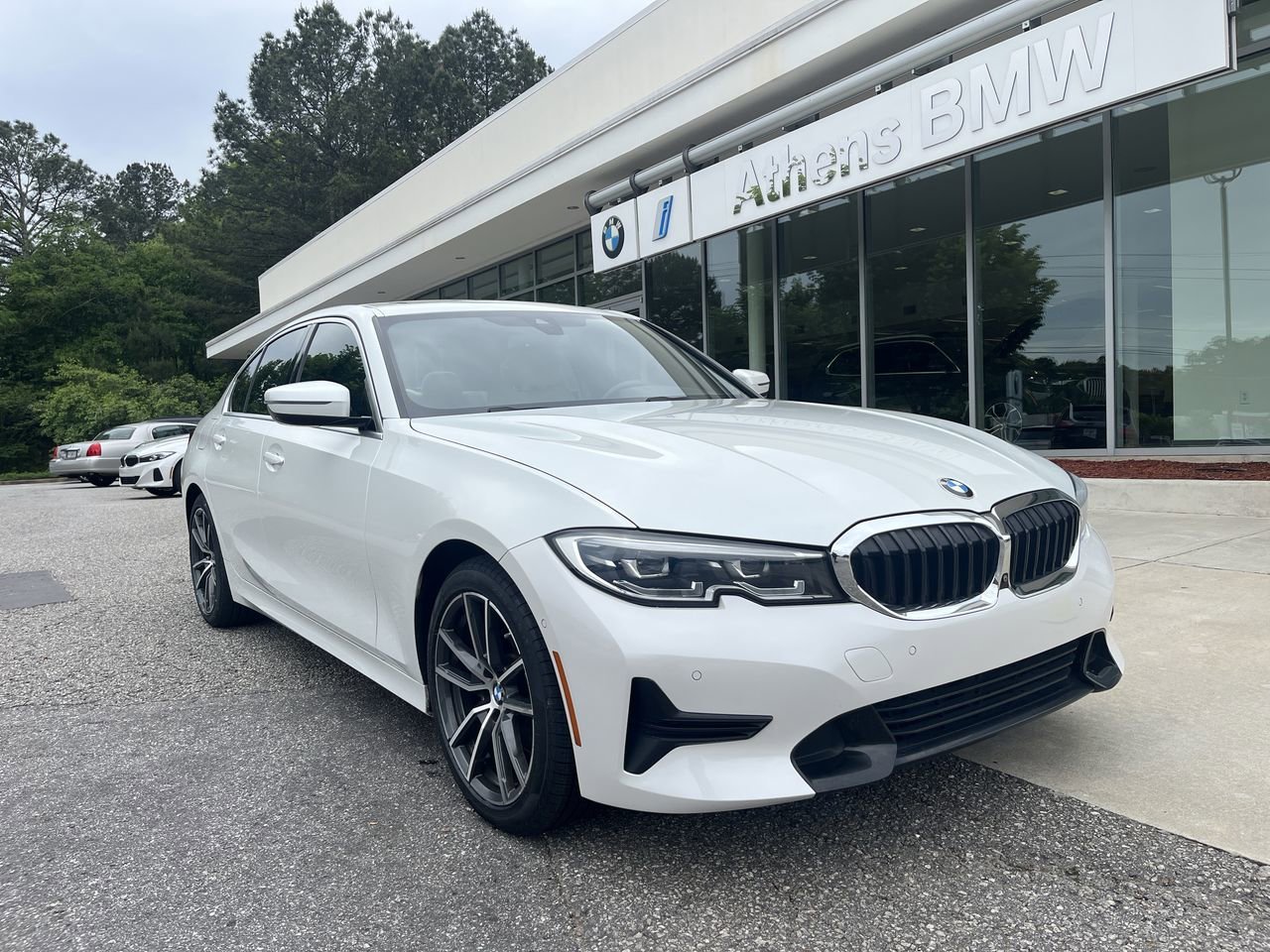 2021 BMW 3 Series 330i Sedan's photo