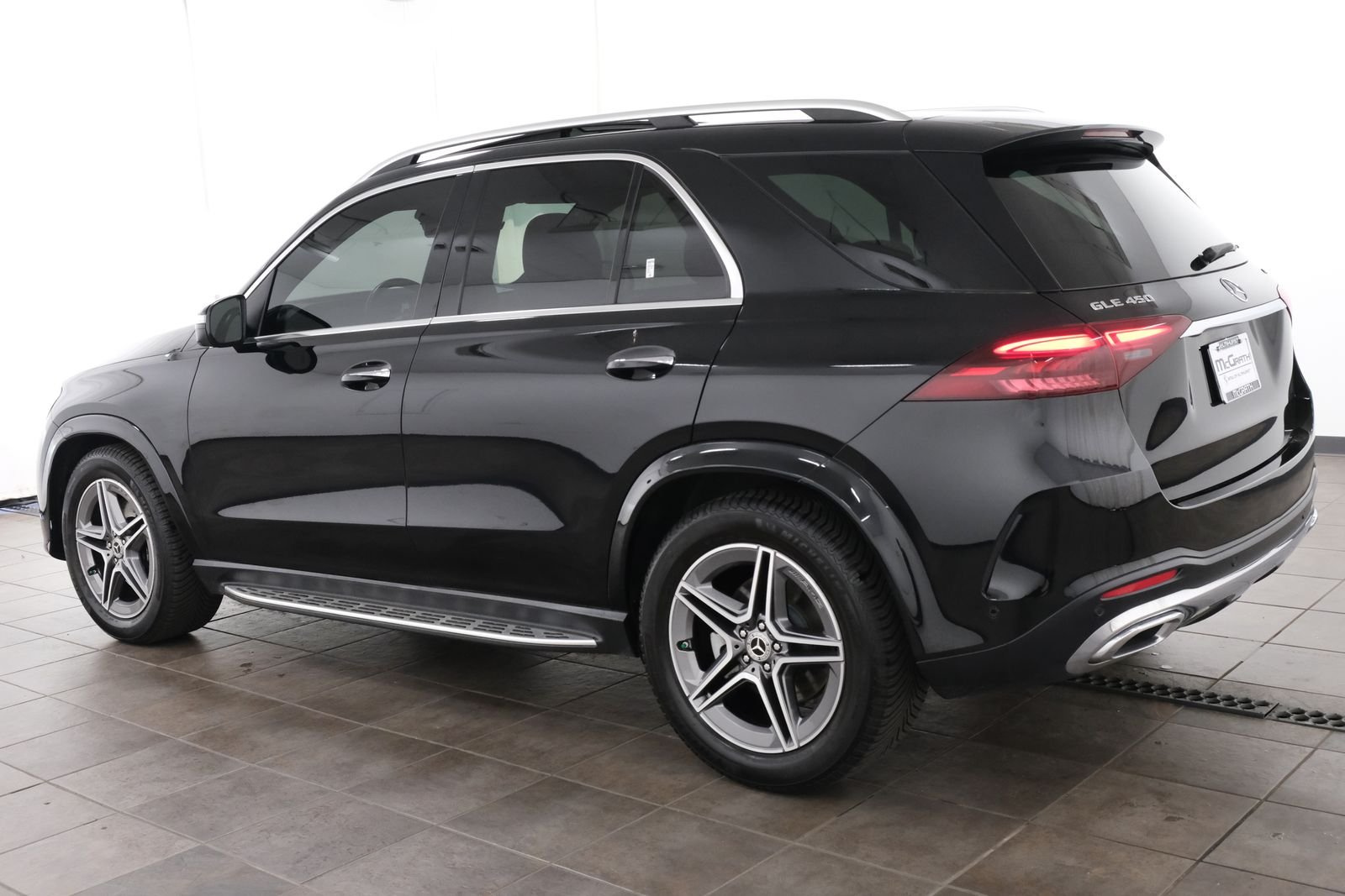 Used 2024 Obsidian Black Metallic Mercedes-Benz GLE 450 image 3