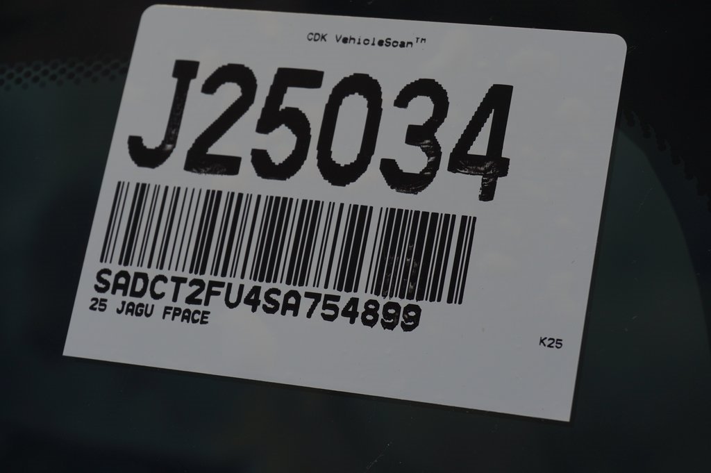 2025 JAGUAR F-PACE - Image 28