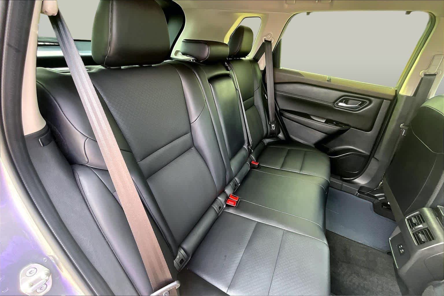 Used 2023 Gun Metallic Nissan SV image 20