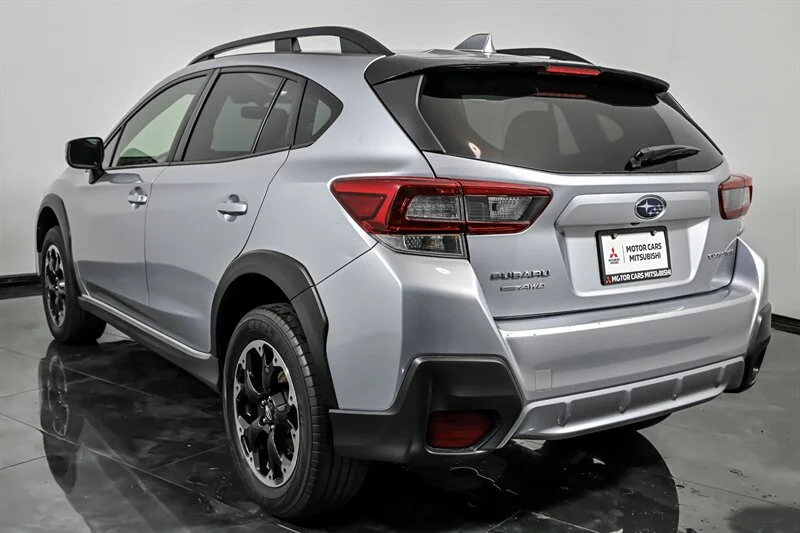 Used 2022  Subaru Premium image 7