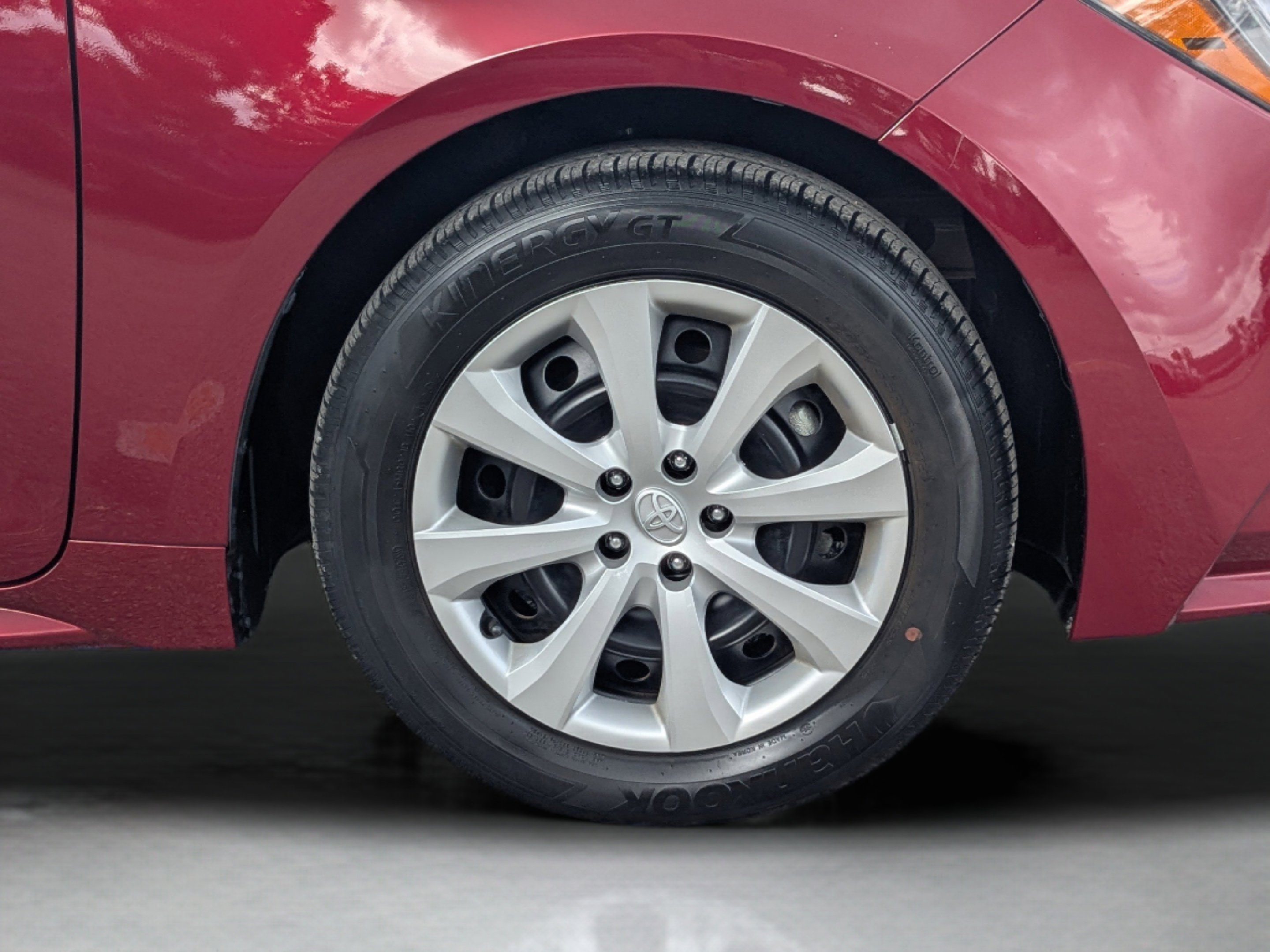 2024 Toyota Corolla LE - Photo 29