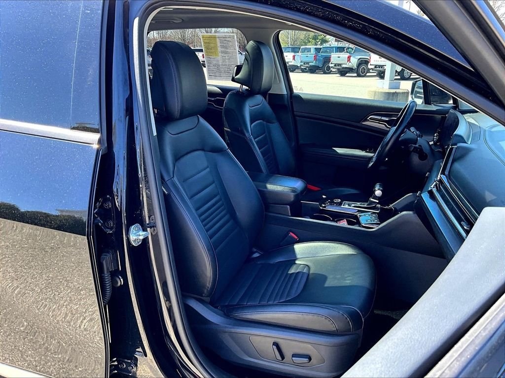 Used 2023 Ebony Black Kia SX-Prestige image 11