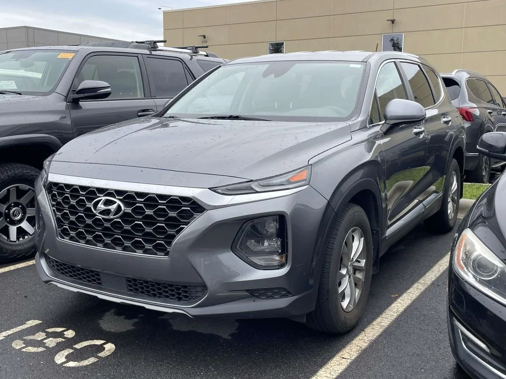 Used 2019 Machine Gray Hyundai SE image 2