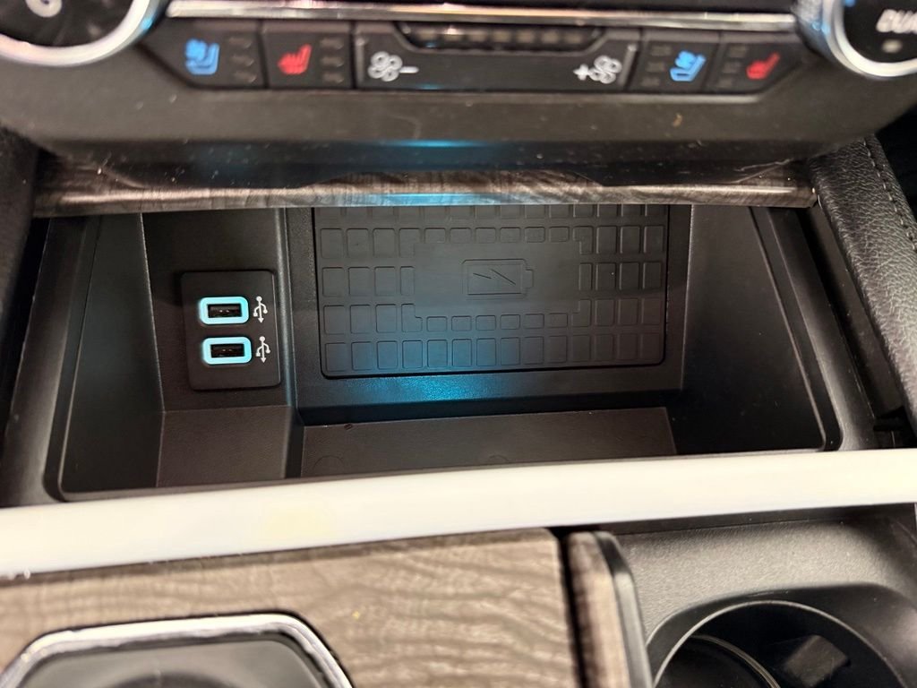 Used 2019 White Ford Limited image 27