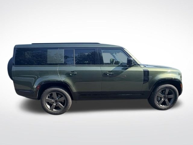 New 2026 Woolstone Green Land Rover X-Dynamic SE image 9
