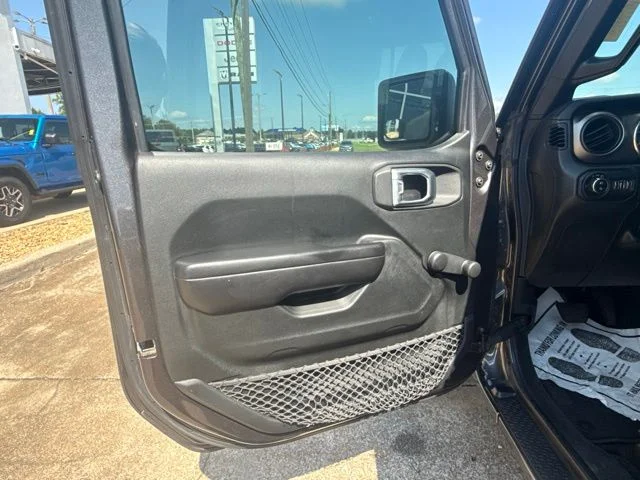 Used 2020 Gray Jeep Sport image 10