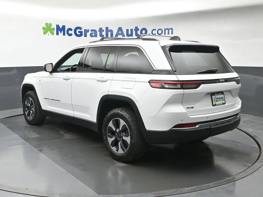 Used 2022 White Jeep 4xe image 26